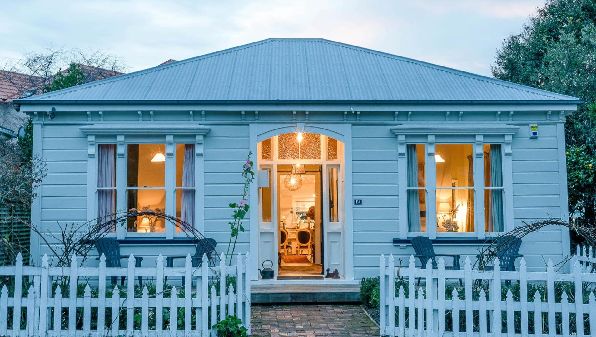 The Villa Akaroa – Akaroa Holiday Home